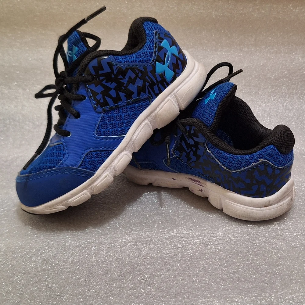 🏷 2/$12 Under Armour Kids Blue and Black Sneakers - Picture 1 of 5